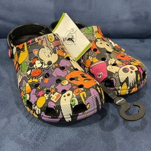NWT Disney Crocs - Classic dtp Halloween Edition M8/W10